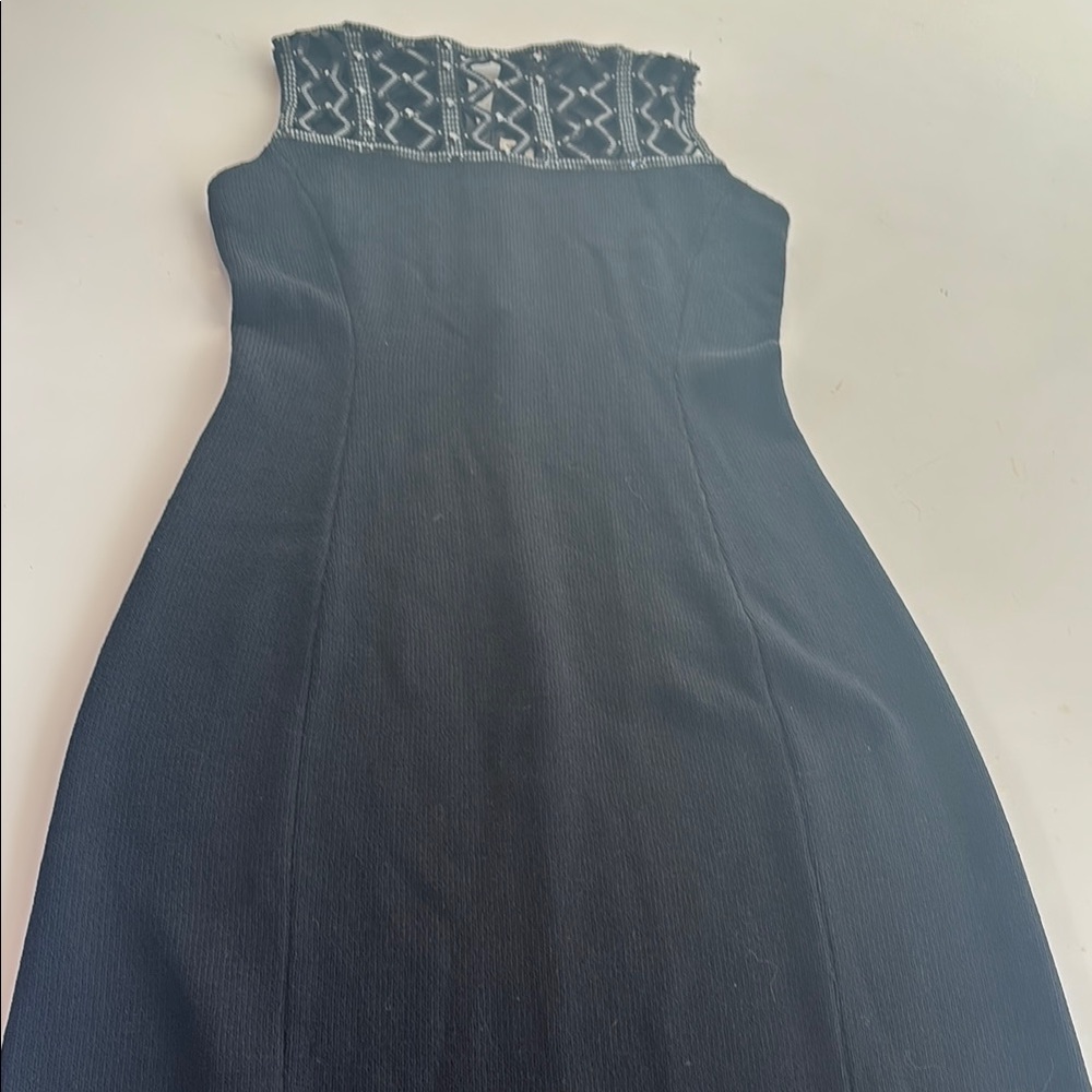 Elegant Black Sleeveless Dress